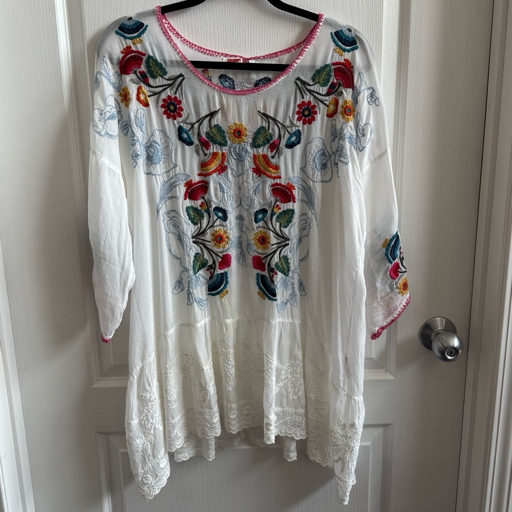 Johnny Was Embroidered Floral White Tunic Top